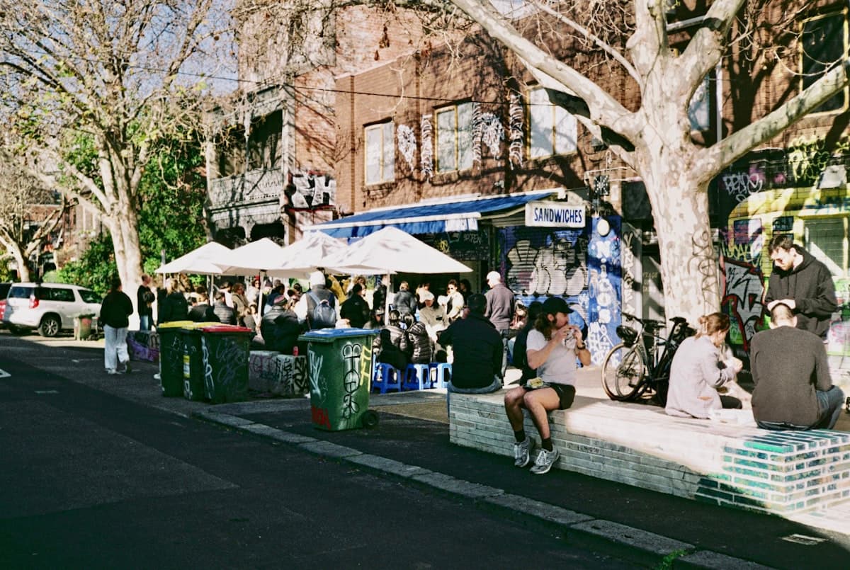 Budget-friendly street scene in Melbourne, Australia